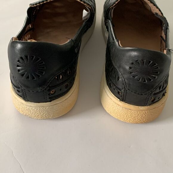 UGG black laser cut out slip on sneakers size 6.5 - Picture 5 of 8